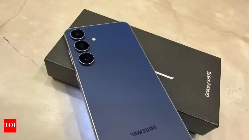 Galaxy S25 FE — view 3