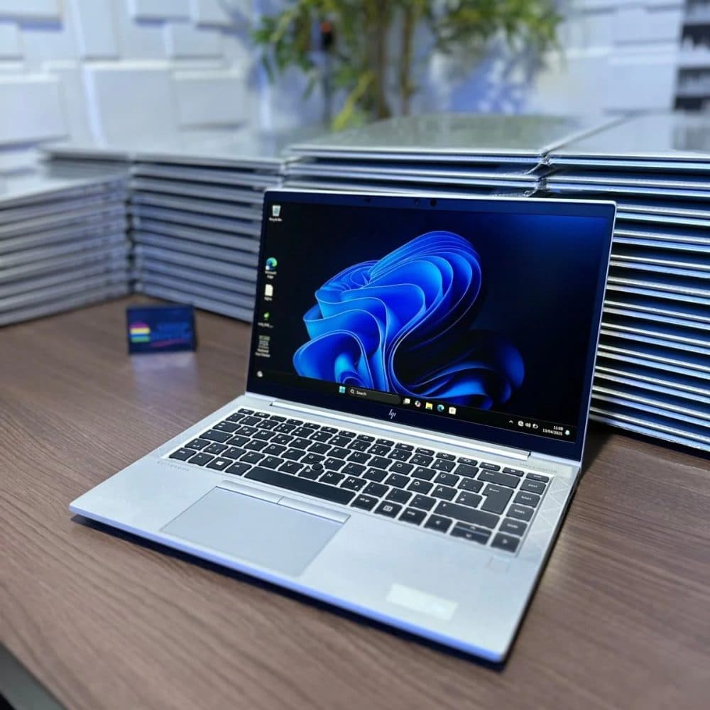HP EliteBook 830 G7 — view 4