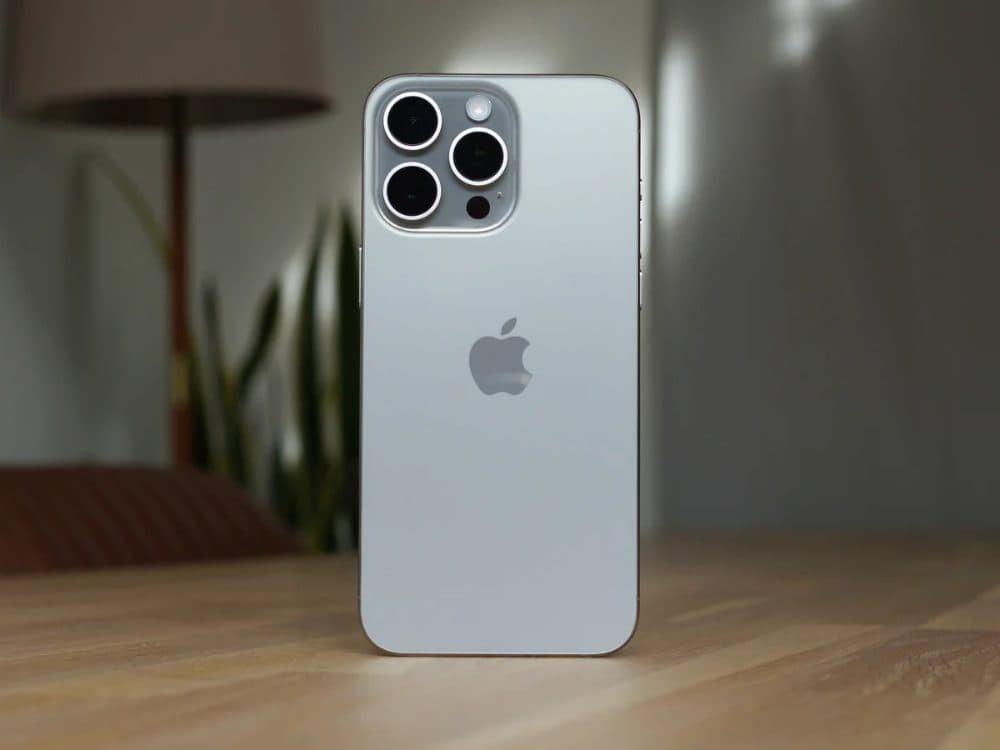iPhone 15 Pro 128GB — view 4