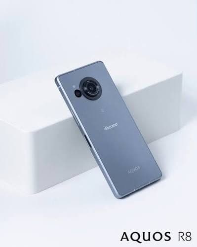 AQUOS R8 — view 3