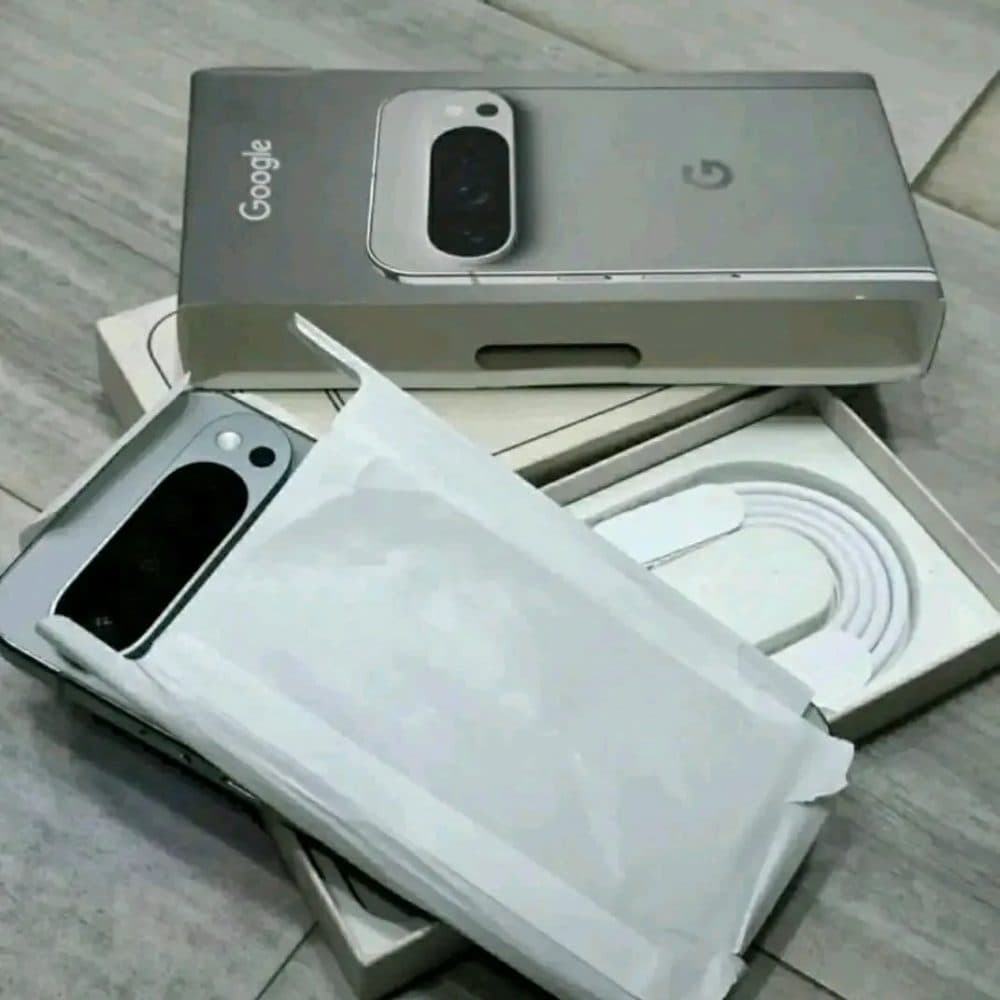 Google Pixel 10 Pro XL — view 3