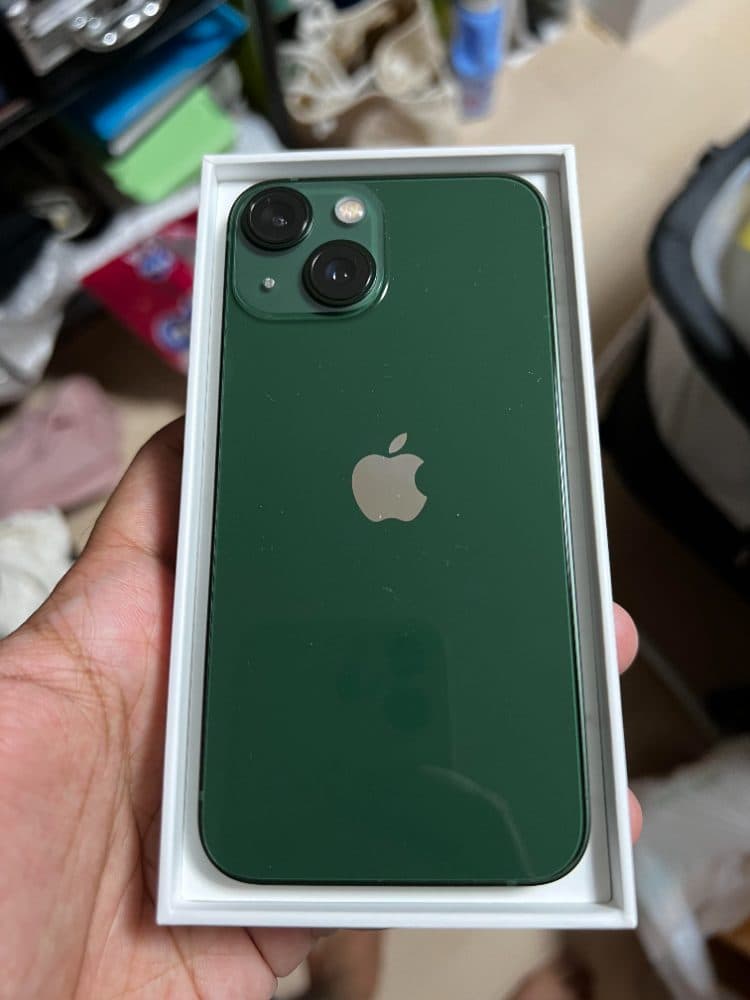 iPhone 13 — view 4