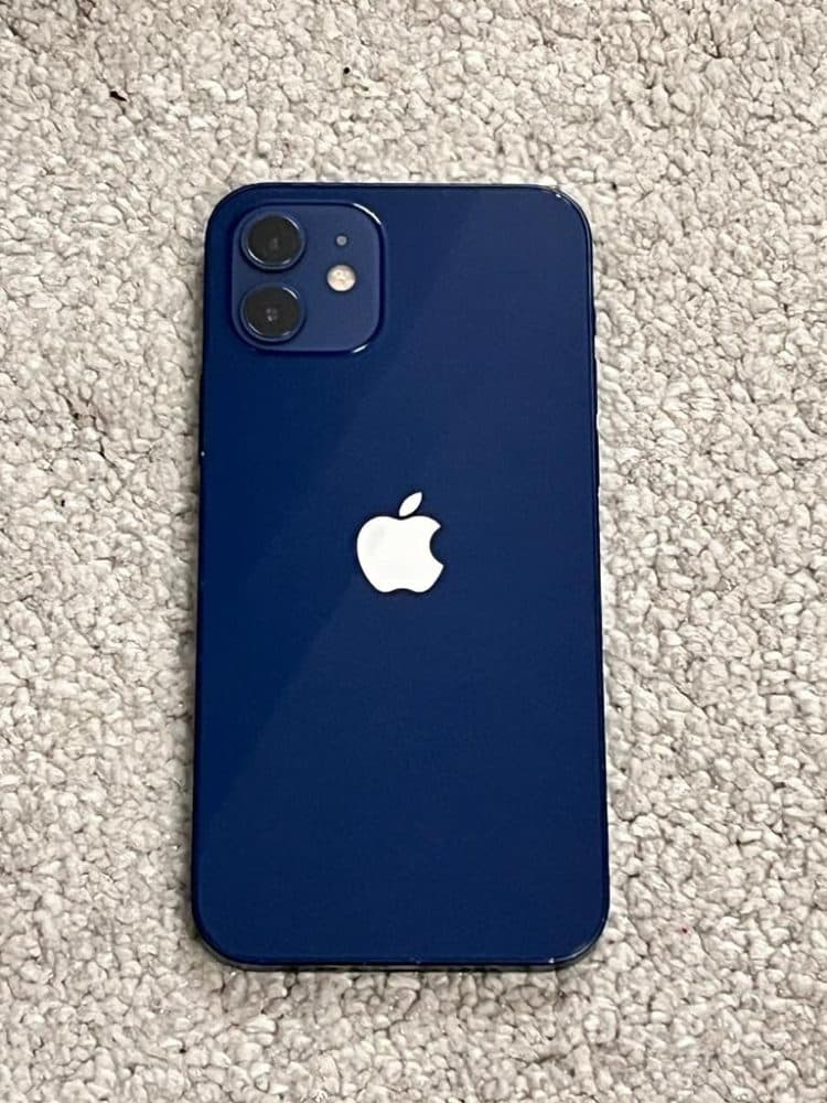 iPhone 12 — view 5
