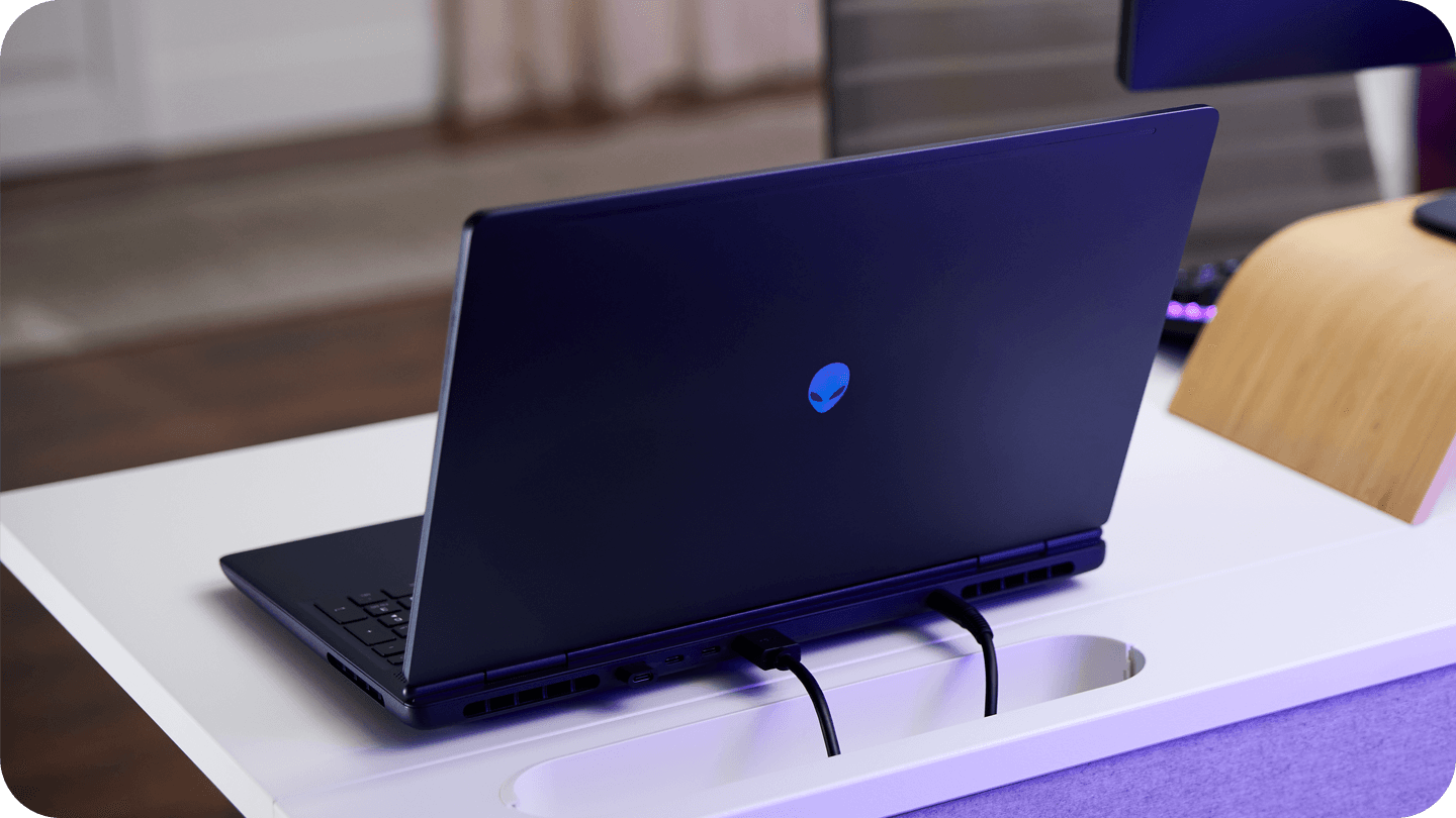 Alienware 16 Aurora Gaming Laptop AC16250 - 40.6 cm WQXGA 120Hz Display, Intel Core 7-240H Processor, 16GB DDR5 RAM, 1TB SSD, NVIDIA GeForce RTX 5050 8GB Graphics — view 3