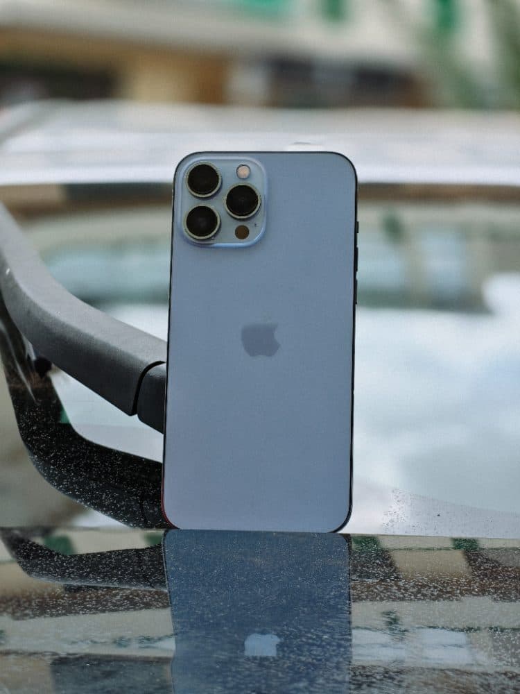 iPhone 13 Pro Max — view 3