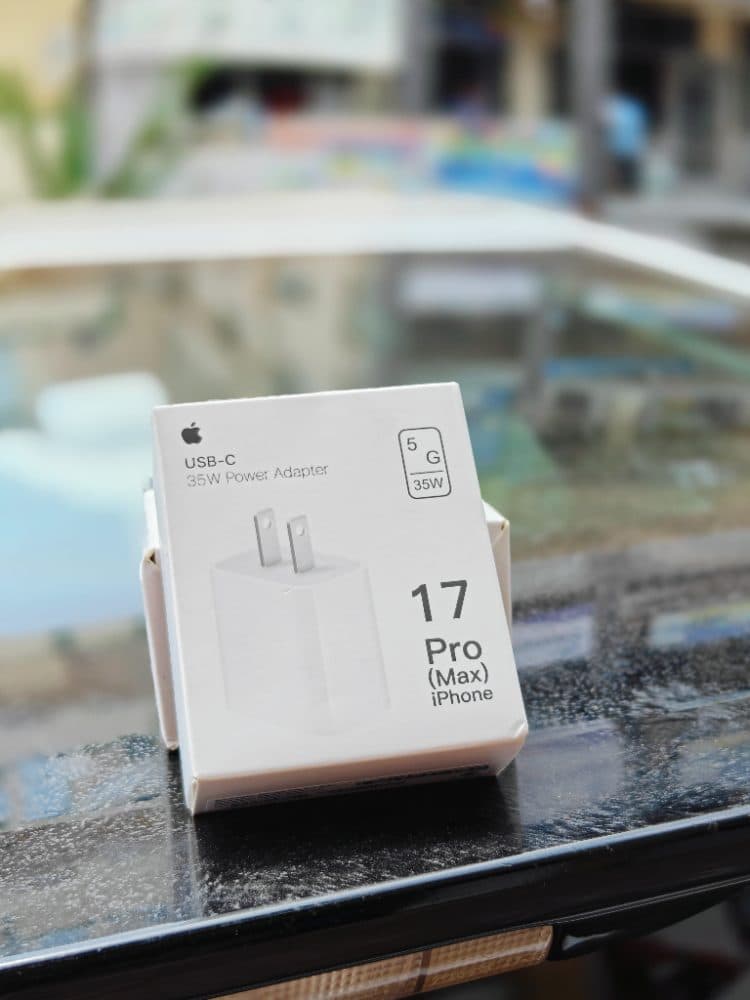 USB-C 35W Power Adapter for iPhone 17 Pro (Max) — view 1