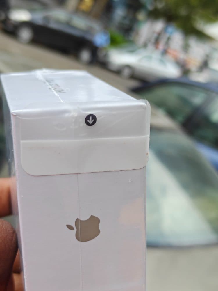 AirPods Pro 3 — view 3