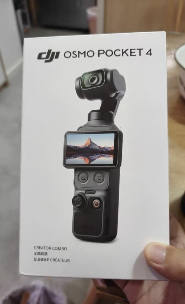 Osmo Pocket 4 creator combo — view 4