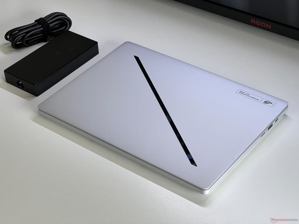 ROG Zephyrus G14 — view 3