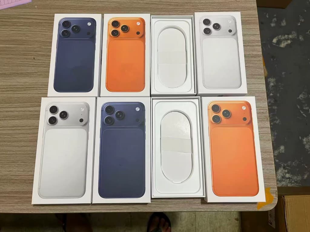 iPhone 17 Pro — view 3