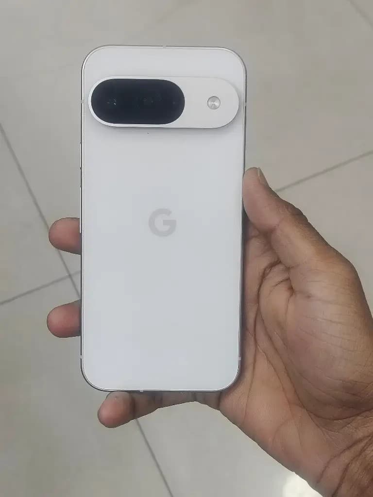 Google Pixel 9 — view 2