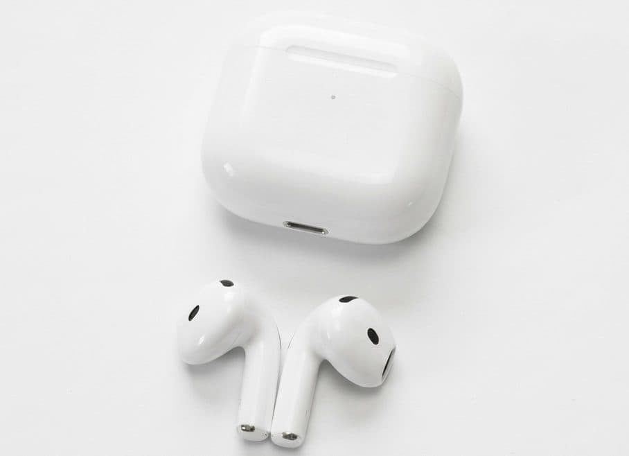 AirPods 4 — view 3