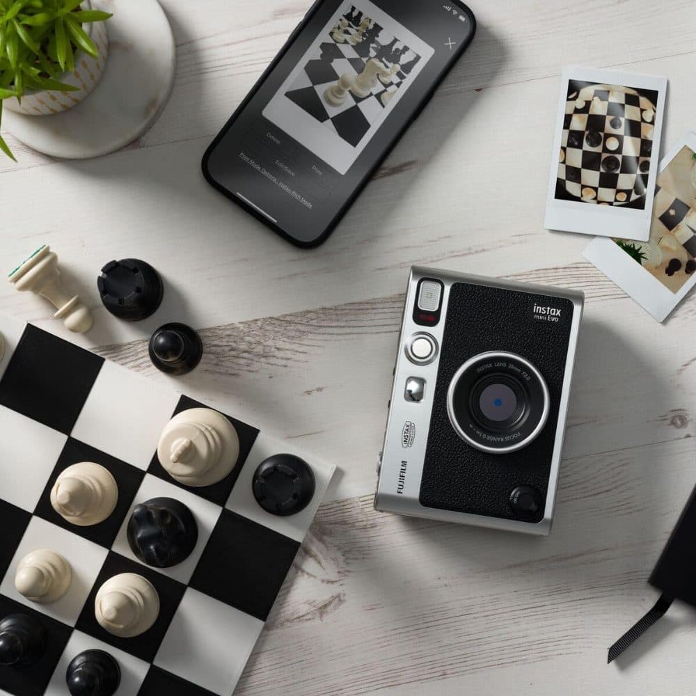 Fujifilm INSTAX Mini EVO — view 3