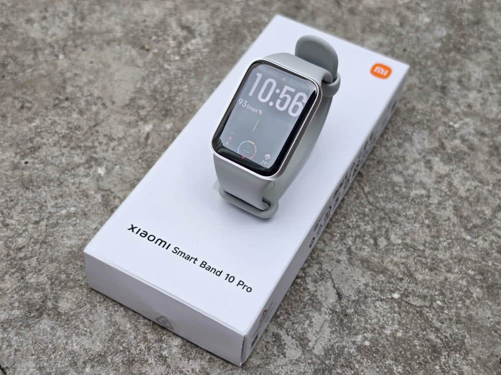 The Xiaomi Smart Band 10 Pro — view 4