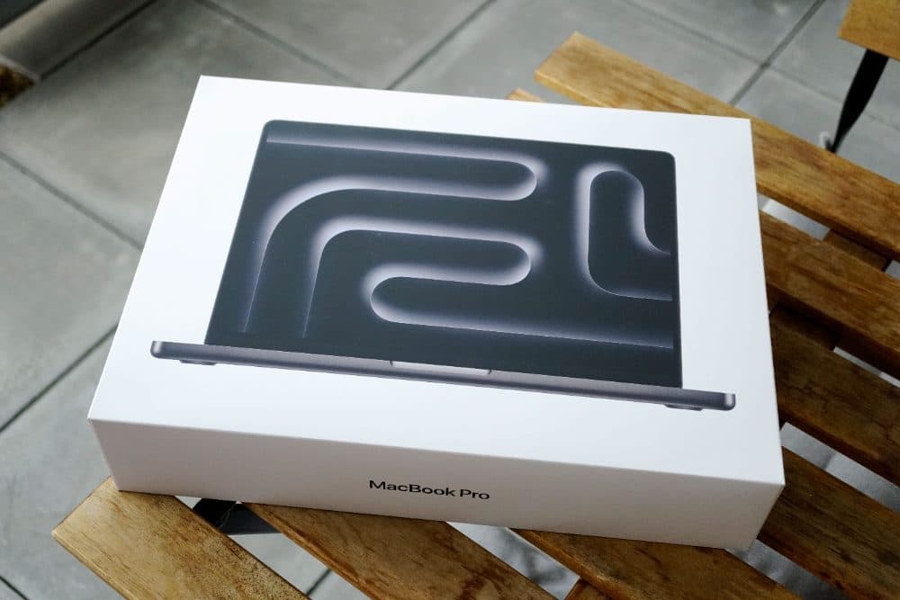 Apple MacBook Pro 16-inch with the M4 Pro chip (48GB RAM, 1TB SSD) — view 4